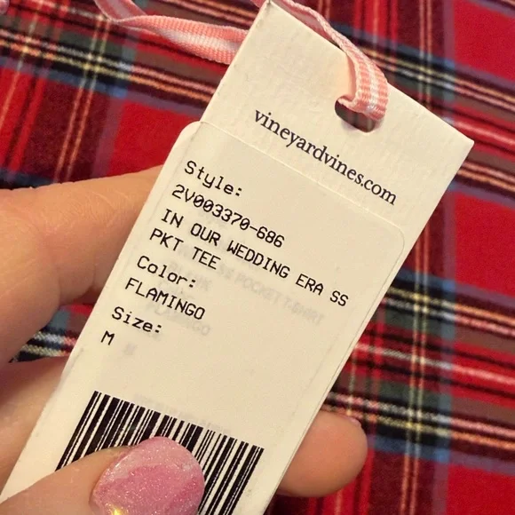 Vineyard Vines Flamingo Taylor&Travis IN OUR WEDDING ERA SS Pocket Tee ๐ - Picture 7 of 9